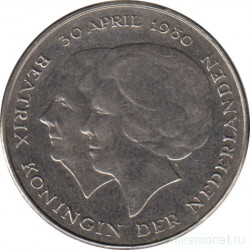 Монета. Нидерланды. 1 гульден 1980 год. Коронация королевы Беатрис.