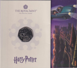 Монета. Великобритания. 50 пенсов 2025 год. Гарри Поттер. Летающий автомобиль. В буклете.