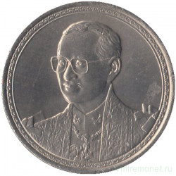 Монета. Тайланд. 20 бат 2002 (2545) год. 75 лет со дня рождения Короля Рамы IX.