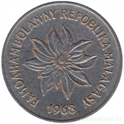 Монета. Мадагаскар. 5 франков 1968 год.