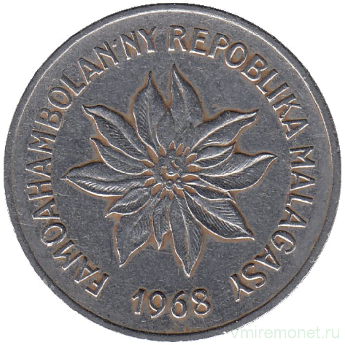 Монета. Мадагаскар. 5 франков 1968 год.