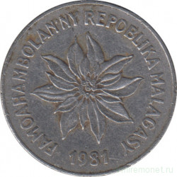 Монета. Мадагаскар. 5 франков 1981 год.