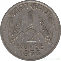 Монета. Индия. 1/2 рупии 1956 год.