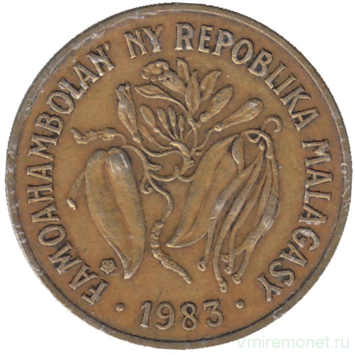 Монета. Мадагаскар. 10 франков 1983 год.