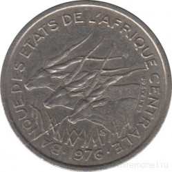 Монета. Центральноафриканский экономический и валютный союз (ВЕАС). 50 франков 1976 год. (Камерун - E).