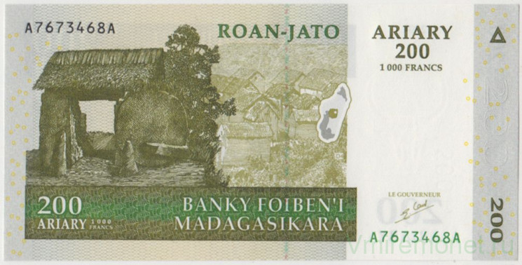 Банкнота. Мадагаскар. 200 ариари 2004 год. Тип 87а.