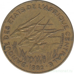 Монета. Центральноафриканский экономический и валютный союз (ВЕАС). 5 франков 1982 год.