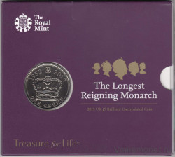 Монета. Великобритания. 5 фунтов 2015 год. Елизавета II - Самый долго правящий монарх. В буклете.