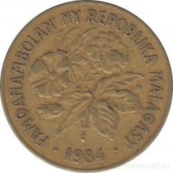 Монета. Мадагаскар. 20 франков 1984 год.