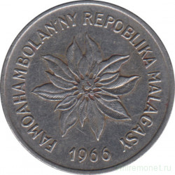 Монета. Мадагаскар. 5 франков 1966 год.