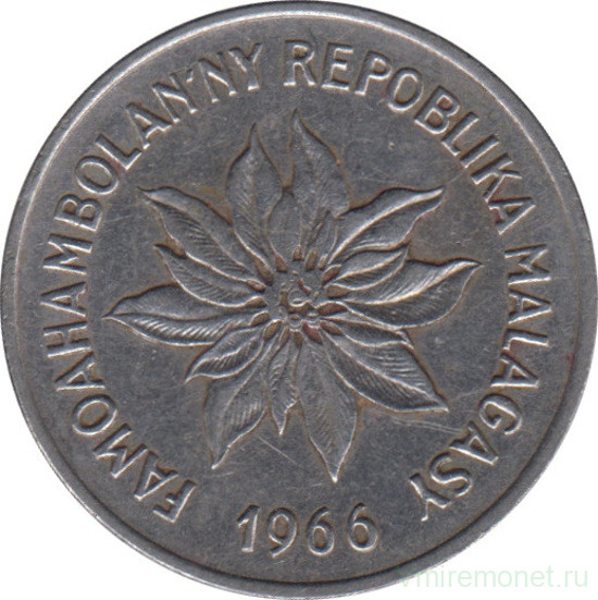Монета. Мадагаскар. 5 франков 1966 год.