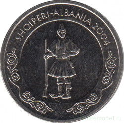 Монета. Албания. 50 леков 2004 год. Культурное наследие - воин.