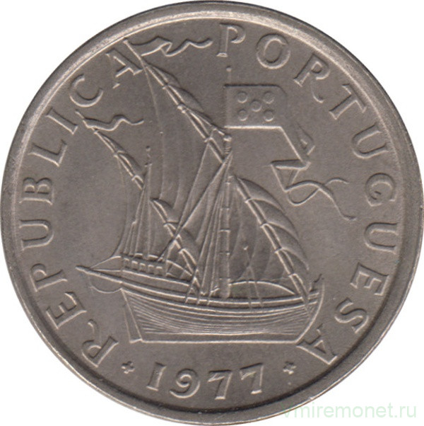 Монета. Португалия. 5 эскудо 1977 год.