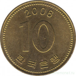 Монета. Южная Корея. 10 вон 2006 год. Старый тип.