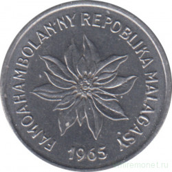 Монета. Мадагаскар. 2 франка 1965 год.