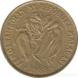 Монета. Мадагаскар. 10 франков 1989 год.