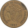 Монета. Мадагаскар. 10 франков 1986 год. ав.