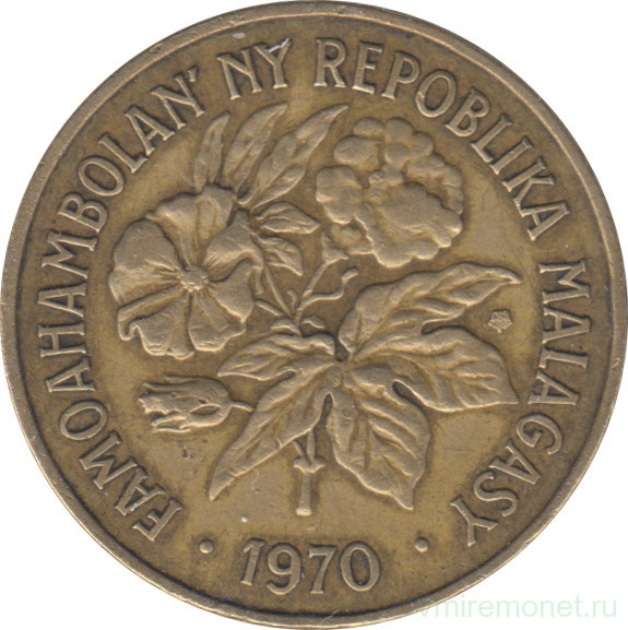 Монета. Мадагаскар. 20 франков 1970 год.