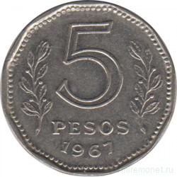 Монета. Аргентина. 5 песо 1967 год.