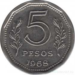 Монета. Аргентина. 5 песо 1968 год.