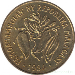 Монета. Мадагаскар. 10 франков 1984 год.