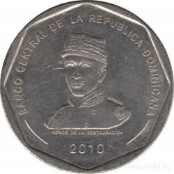 Монета. Доминиканская республика. 25 песо 2010 год.