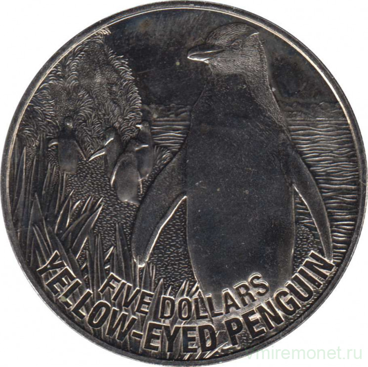 Монета. Новая Зеландия. 5 долларов 2011 год. Желтоглазый пингвин.