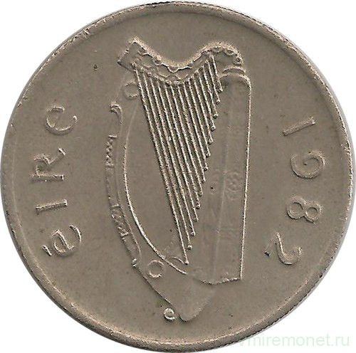 Монета. Ирландия. 5 пенсов 1982 год.