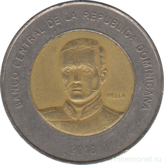 Монета. Доминиканская республика. 10 песо 2010 год.