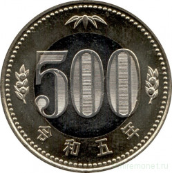 Монета. Япония. 500 йен 2023 год (5-й год эры Рэйва).