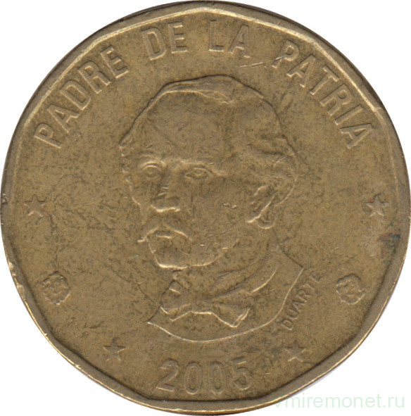 Монета. Доминиканская республика. 1 песо 2005 год.