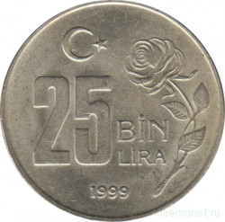 Монета. Турция. 25000 лир 1999 год.