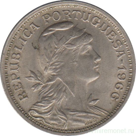 Монета. Португалия. 50 сентаво 1966 год.